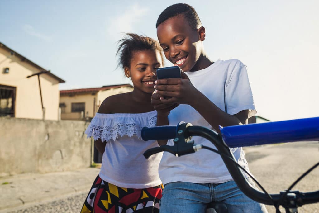 children using cellphone