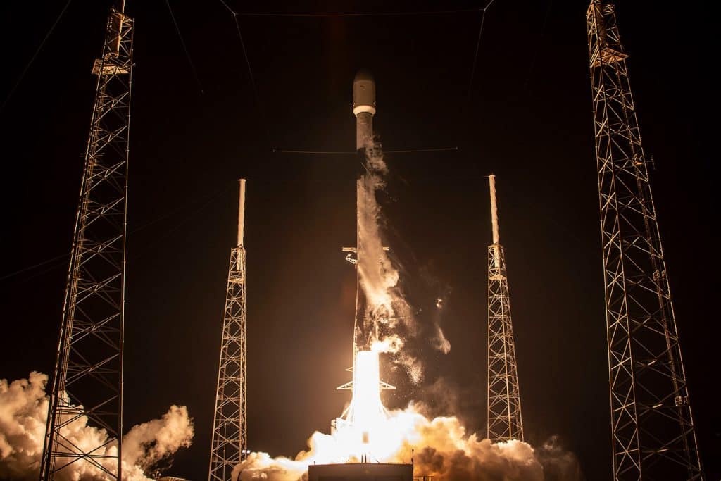 Intelsat 40e liftoff