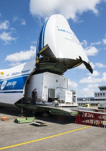 VA232 Arrivee intelsat-36 CU2 a felix eboue le 25/07/2016