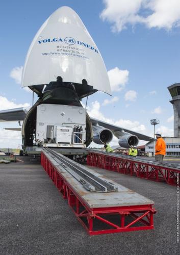 VA232 Arrivee intelsat-36 CU2 a felix eboue le 25/07/2016