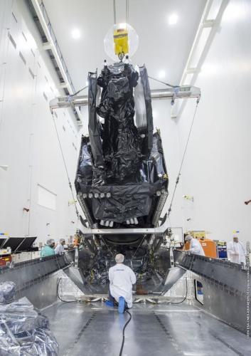 Pose intelsat-33e CU1 sur dolly au S5B le 22/07/2016